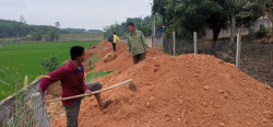 Đoạn đường gia đình ông Đinh Thái Minh tự nguyện san lấp xây kè mở rộng mặt bằng