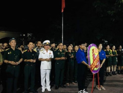 Hội CCB và Đoàn TNCS Hồ Chí Minh thị xã phối hợp tổ chức lễ dâng hương, hoa tưởng niệm các anh hùng, liệt sỹ tại Nghĩa trang thị xã