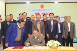 Các đơn vị ký giao ước thi đua năm 2025