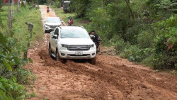 Mường Quàng và “quốc lộ kỳ lạ”…