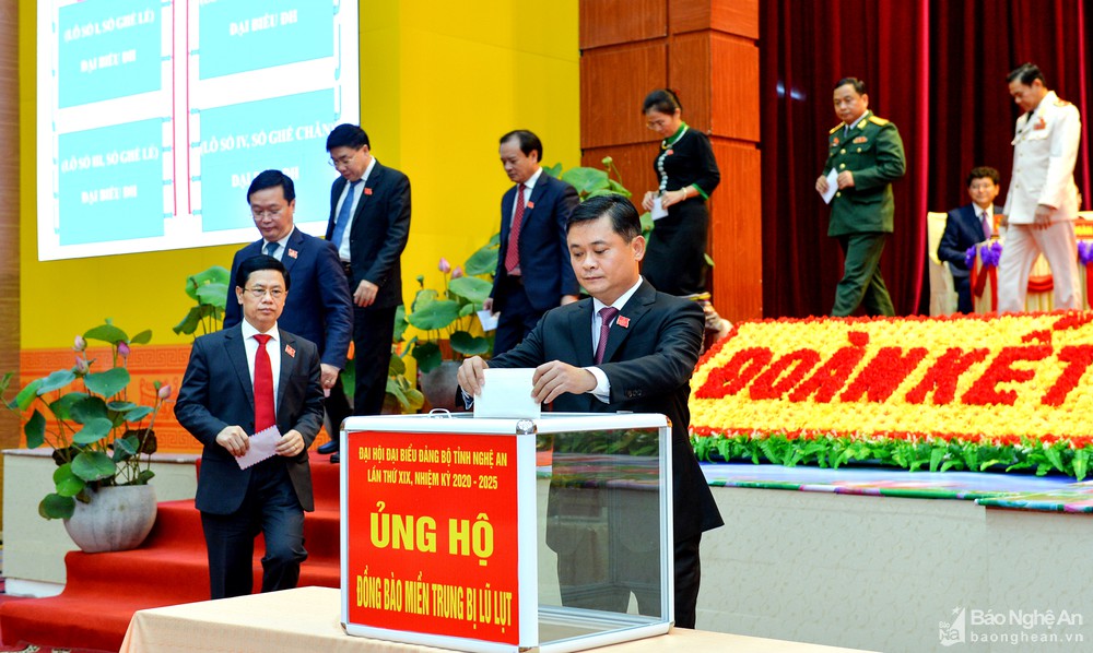 bna dai bieu ung ho dong bao thiet hai do thien tai thanh cuong3564586 18102020