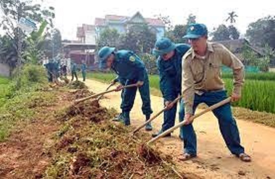 Hội CCB xã Diễn Đồng ra quân làm đường giao thông nông thon, thu gom rác thải, bảo vệ môi trường