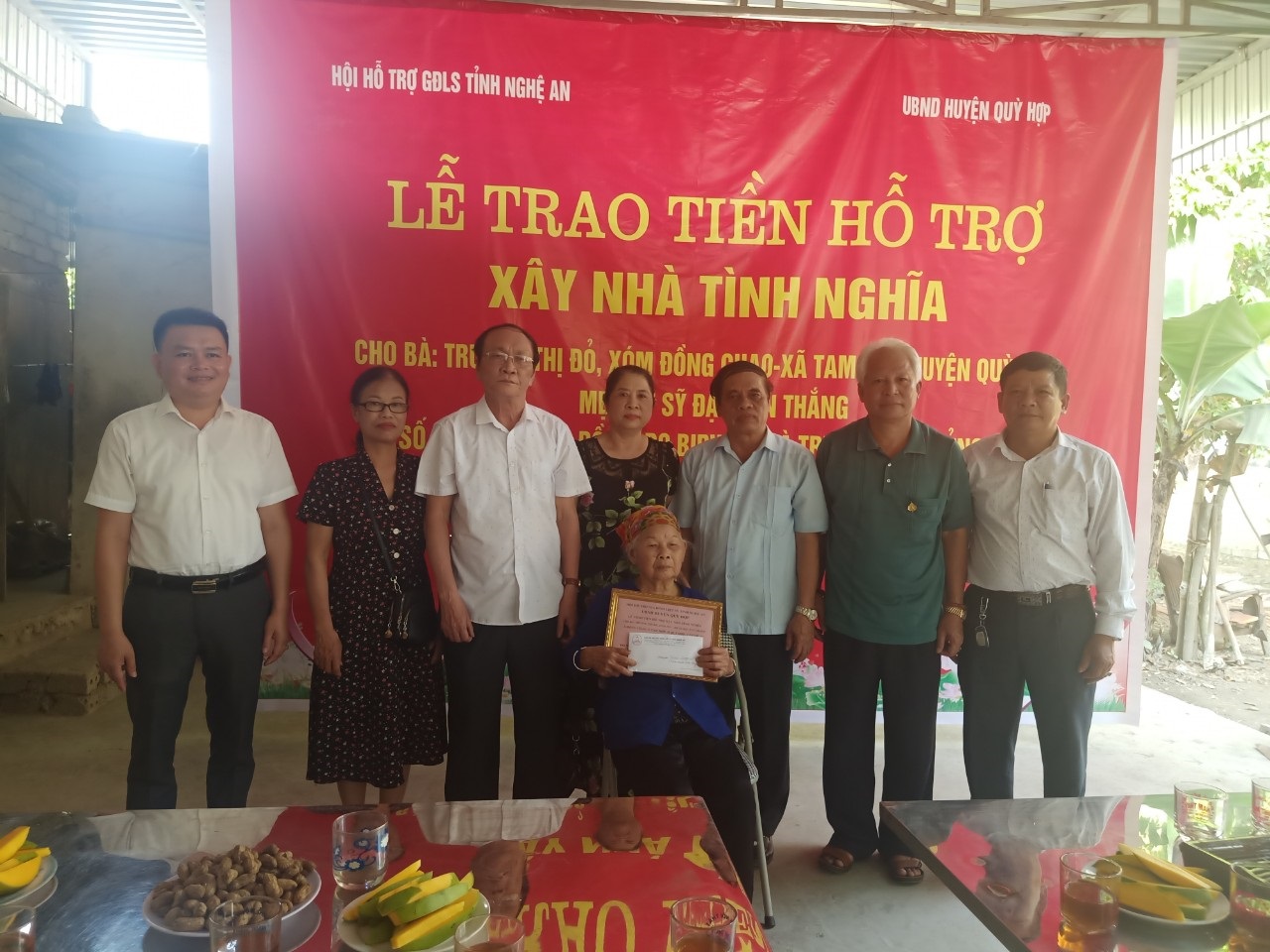 Hội hỗ trợ gia đình liệt sỹ tỉnh trao 50 triệu đồng làm nhà cho mẹ liệt sỹ Trương Thị Đỏ