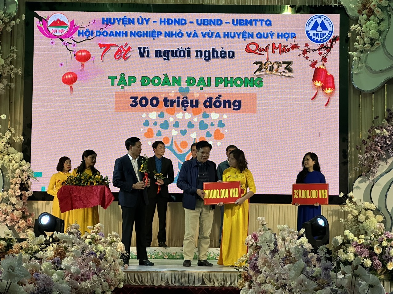 Tập đoàn Đại pjhong ủng hộ 300 triệu đồng