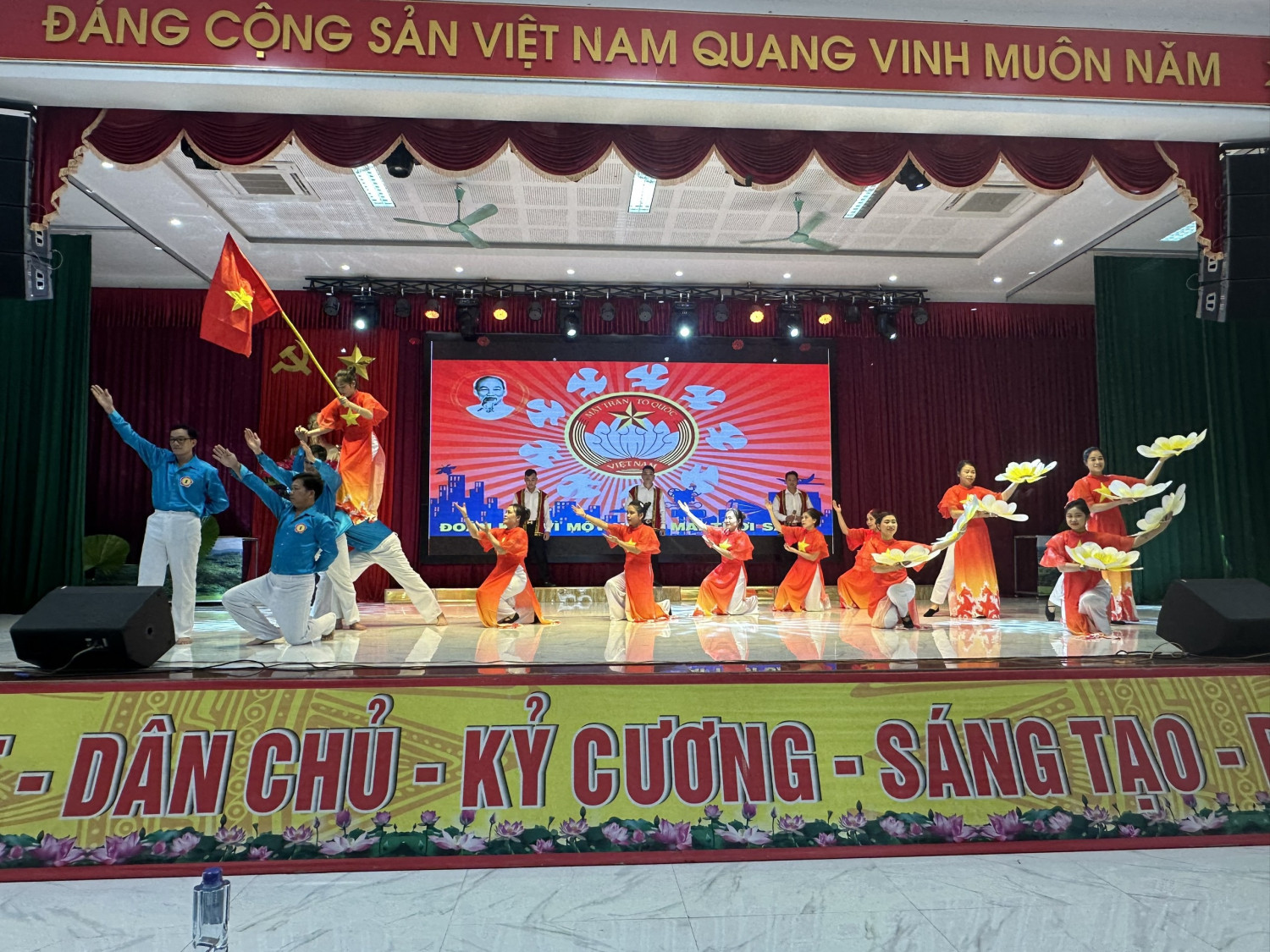 phan thi nang khieu 2