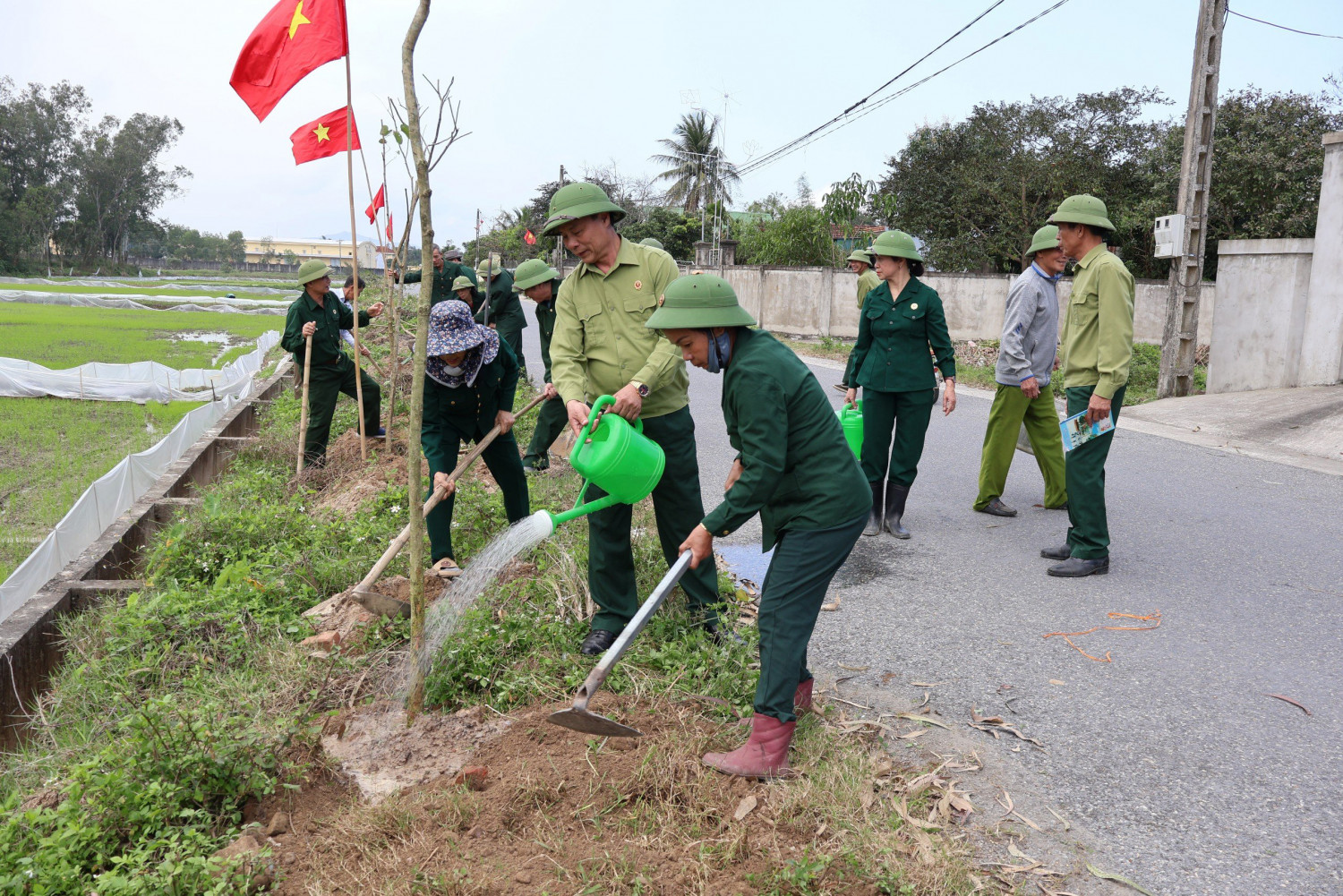 Hội CCB Nghi Lộc tổ chức lễ ra quân Tết trồng cây Giáp Thìn 2024