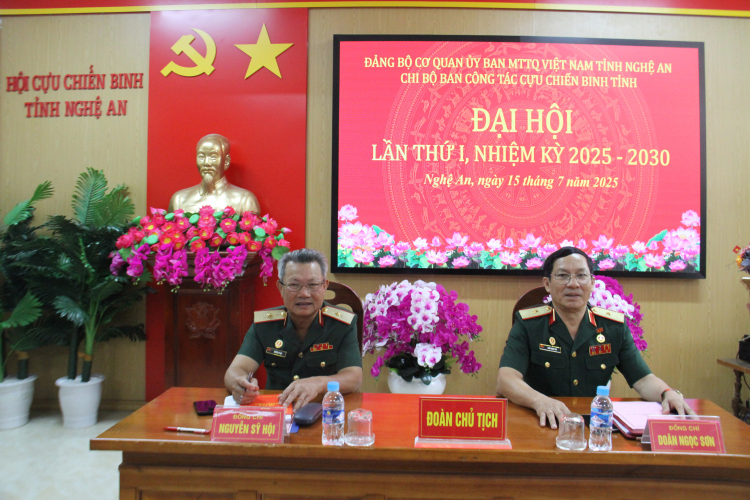 Đoàn Chủ tịch Đại hội